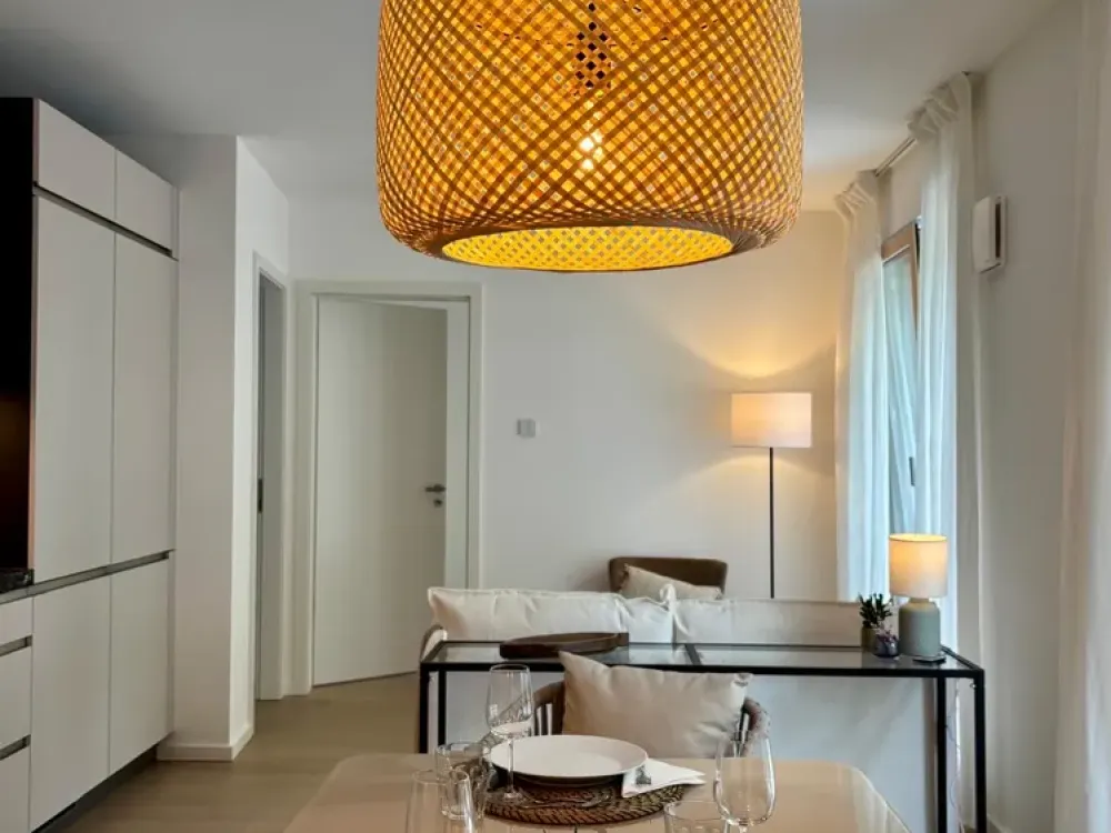 TASTEFULLY FURNISHED 3-ROOM APARTMENT - SPACIOUS TERRACE (SOUTH)