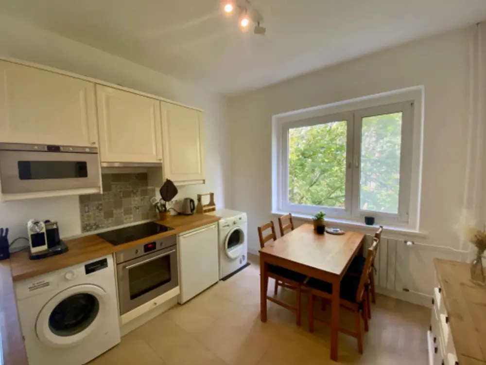 Stilvolles 1,5-Zimmer-Apartment mit Kanalblick und modernem Wohnkomfort