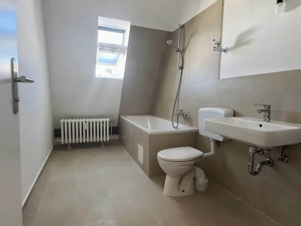3-Zimmer-Dachgeschosswohnung in Spandau!