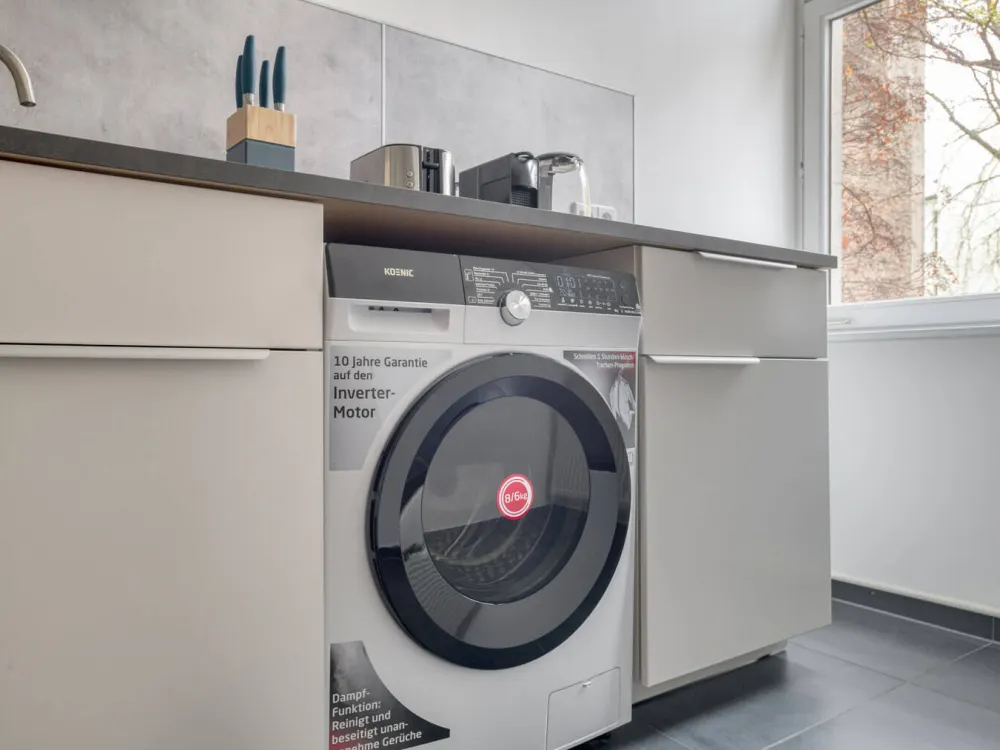 Hochwertig ausgestattete 1 Zimmer Wohnung in toller Lage neben der Spree.