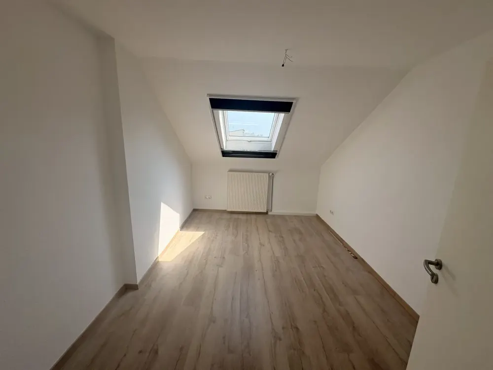 Renovated bright 4-room apartment