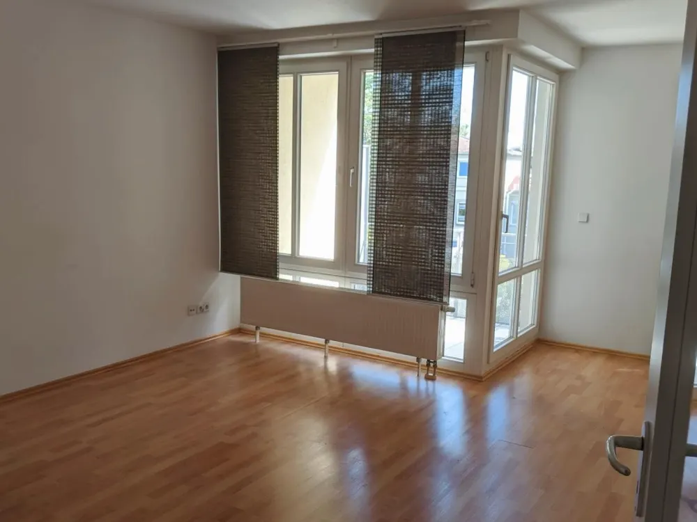 1,5-Zimmer Wohnung mit Balkon, Einbauküche und Tiefgarage
