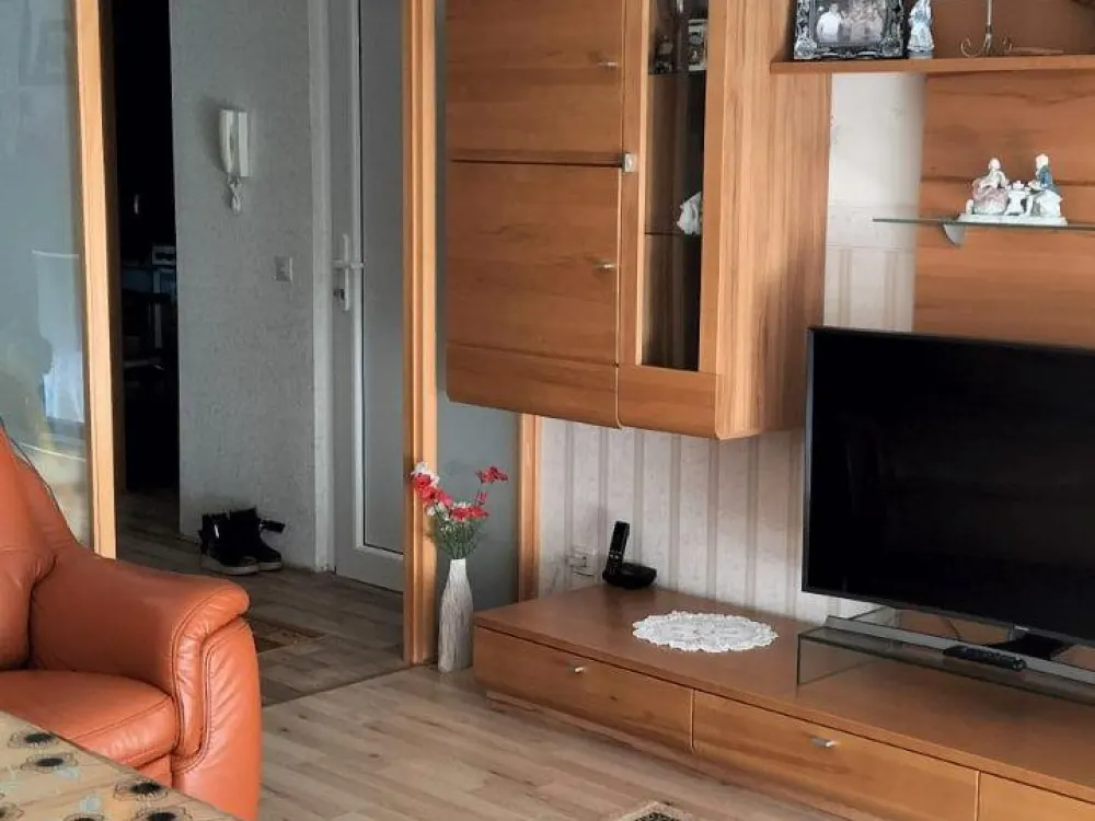 Moderne, renovierte 2-Zimmer-Wohnung mit 2 Loggien in Bergisch Gl