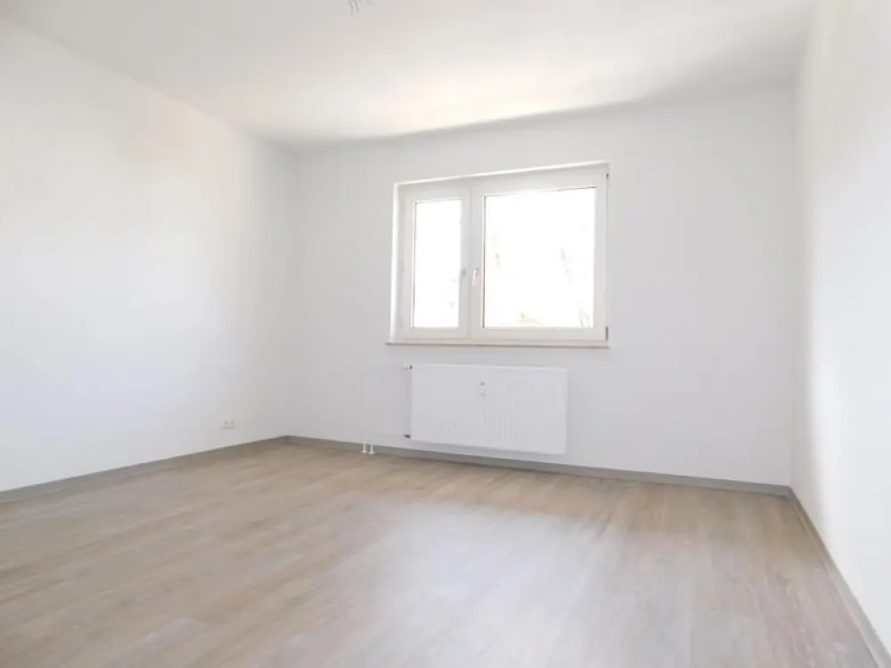 Frisch renovierte 3-Zi.-Whg. mit neuem Bad und neuem Boden