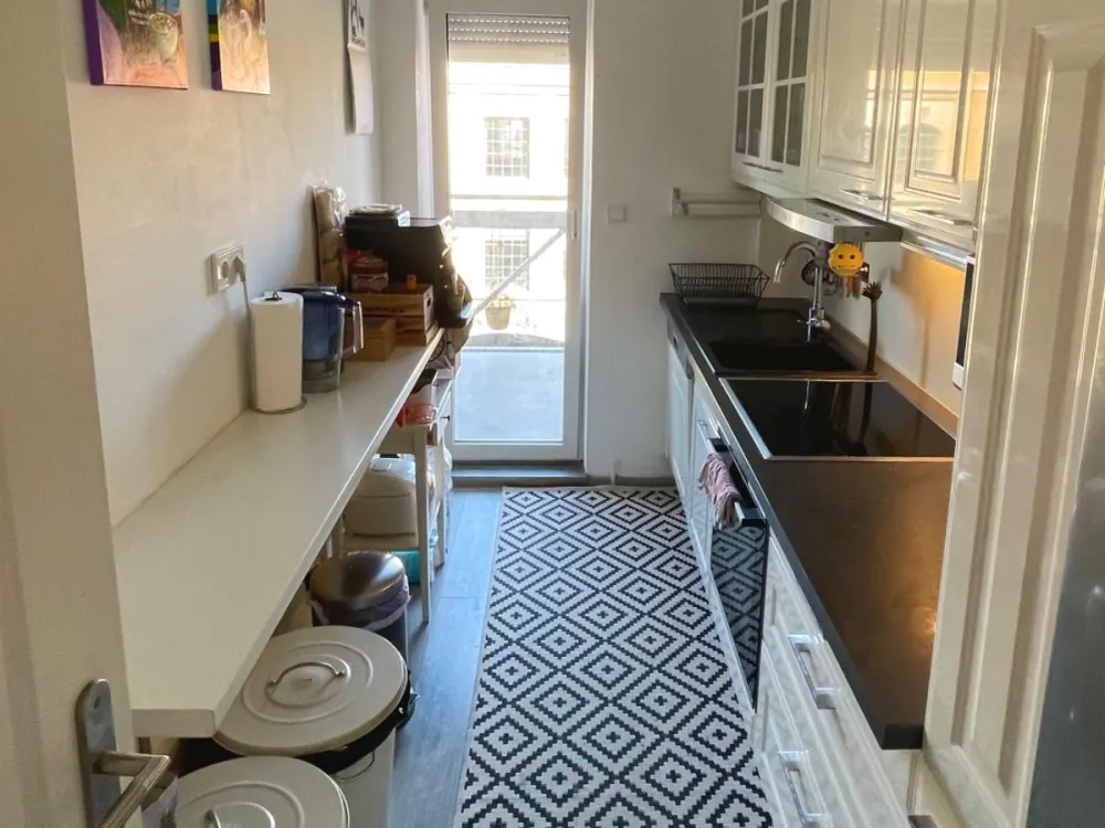 vollmöbiliertes WG- Zimmer in 2er WG mit privatem Balkon