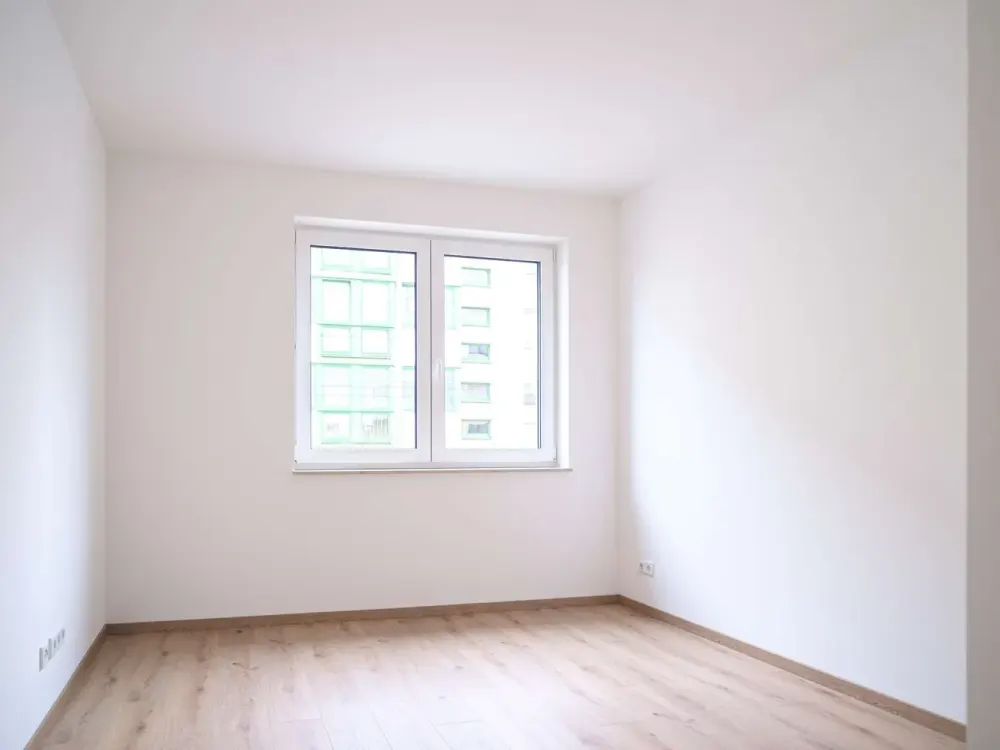 Modern living in Volkmarsdorf: Attractive 2-room apartment with balcony, underfloor heating & fitted kitchen