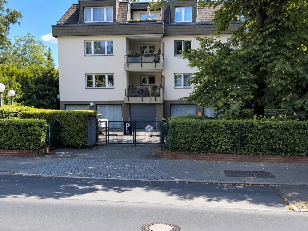 2-Zimmer-Wohnung mit Balkon und Einbauküche in Berlin-Steglitz