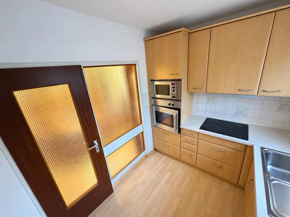 2-Zimmer-Wohnung mit Balkon und Einbauküche in Berlin-Steglitz