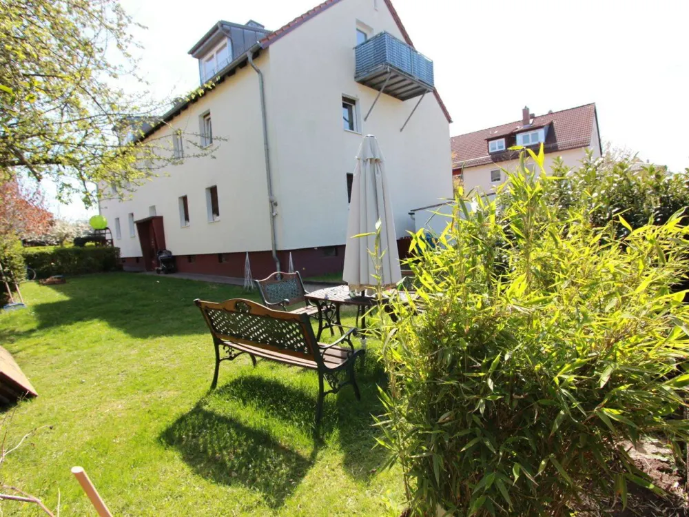 Gemütliche 2,5-Zimmer-Dachgeschosswohnung mit Balkon