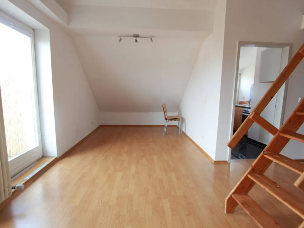 Gemütliche 2,5-Zimmer-Dachgeschosswohnung mit Balkon