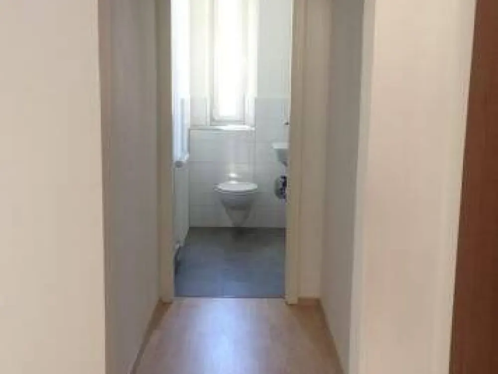 Großzügige 3-Zimmer-Altbauwohnung mit Balkon und Gemeinschaftshof