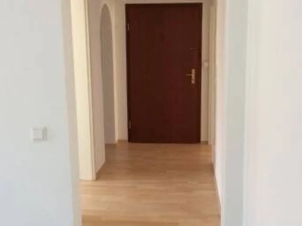 Großzügige 3-Zimmer-Altbauwohnung mit Balkon und Gemeinschaftshof