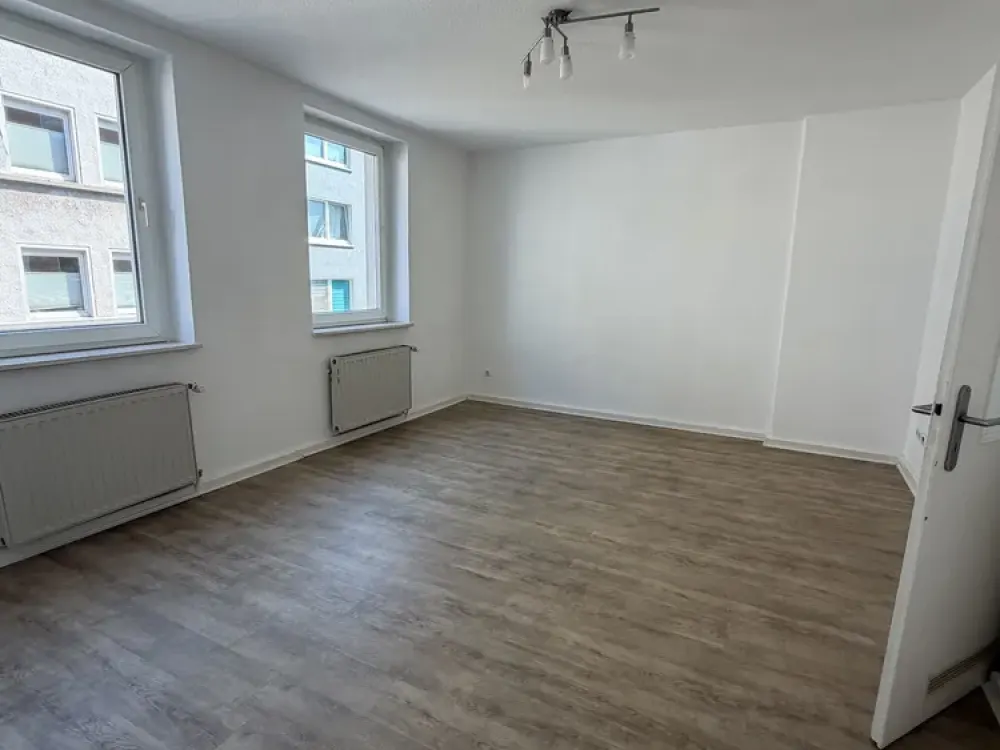 ***Bürgergarten/Münsterstr-Kernsaniert mit Laminat, neuem Wannenbad & Wohnküche***