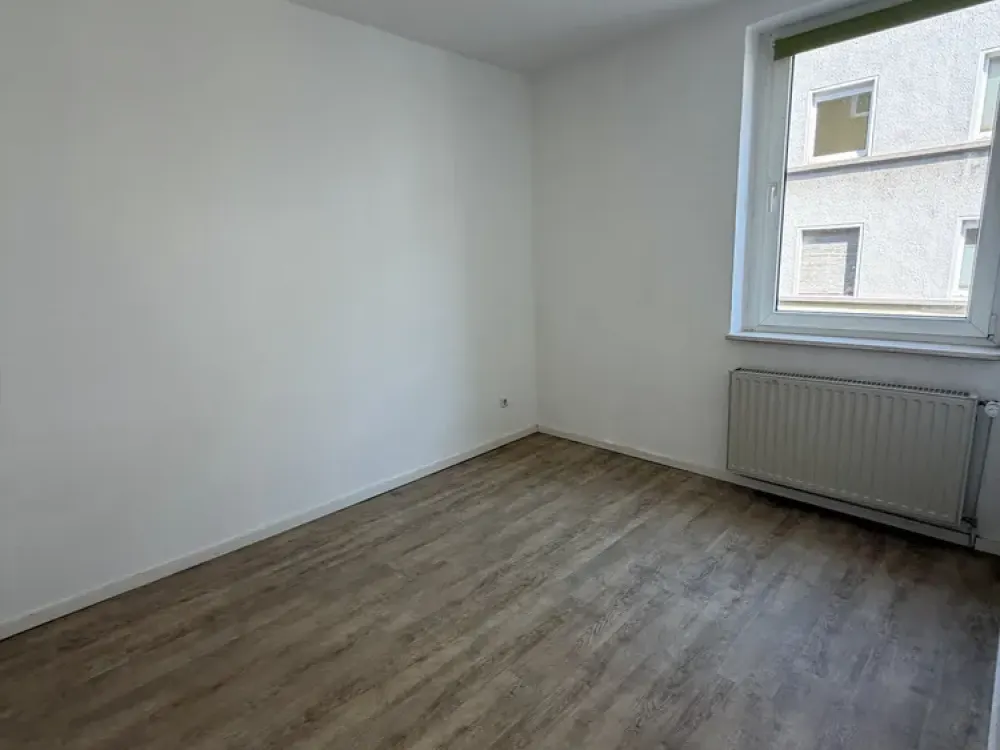 ***Bürgergarten/Münsterstr-Kernsaniert mit Laminat, neuem Wannenbad & Wohnküche***