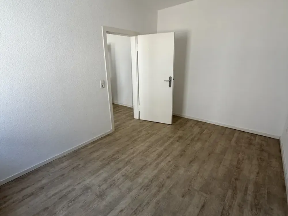 ***Bürgergarten/Münsterstr-Kernsaniert mit Laminat, neuem Wannenbad & Wohnküche***