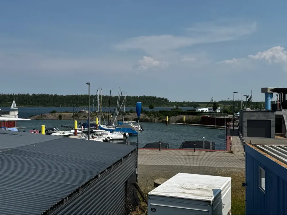 Moderne 2-RW in Top-Lage Nähe Zwenkauer See/ mit Terrasse/ Parkett/ FHZ/Tageslichtbad/ SPL-PKW//WE04