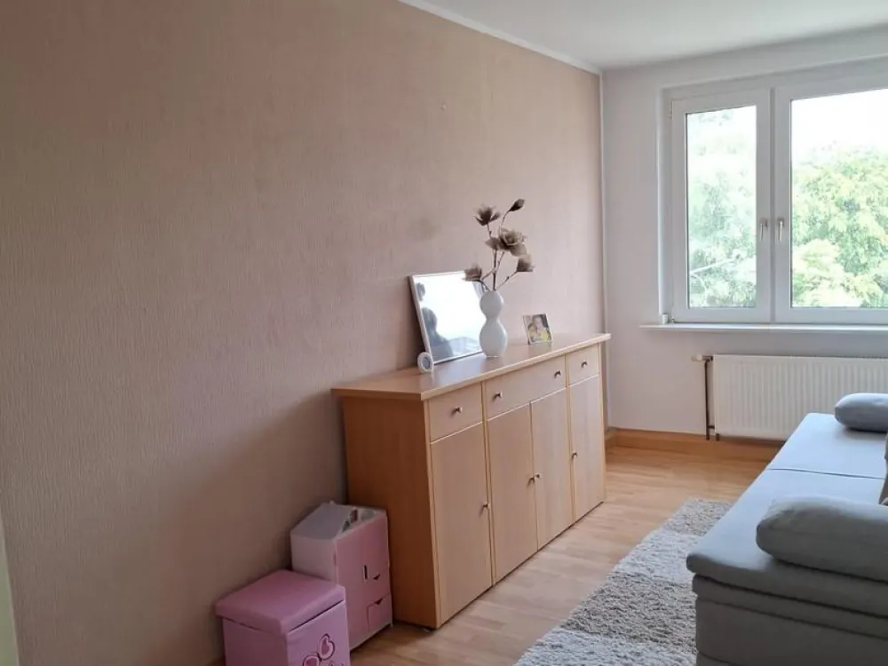 78QM Wohnung - 2 Schlafzimmer, Balkon, Badezimme mit Wanne
