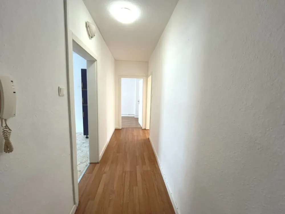 Helle 2-Zimmer-Wohnung mit Einbauküche in Hannover - Hainholz!