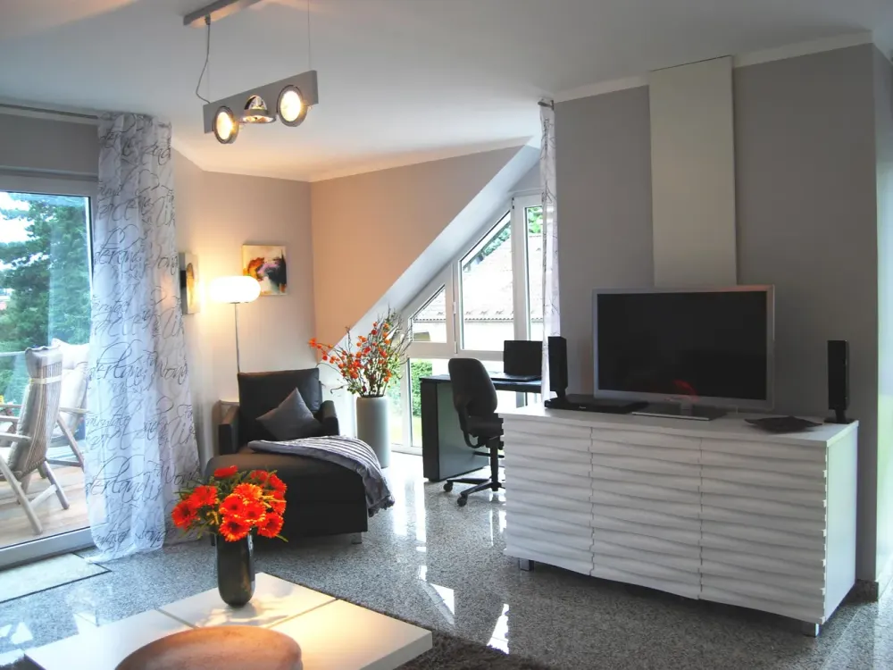 MÖBILIERTE LUXUSWOHNUNG***** m. Klimaanlage! Miete einschl. Nk! PROVISIONSFREI!