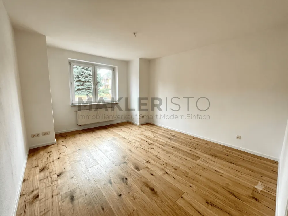 **Moderne 2-Zimmer-Wohnung mit Parkett, Loggia & künftigem Balkon**