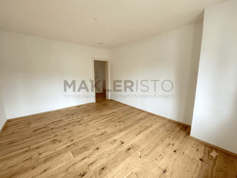 **Moderne 2-Zimmer-Wohnung mit Parkett, Loggia & künftigem Balkon**
