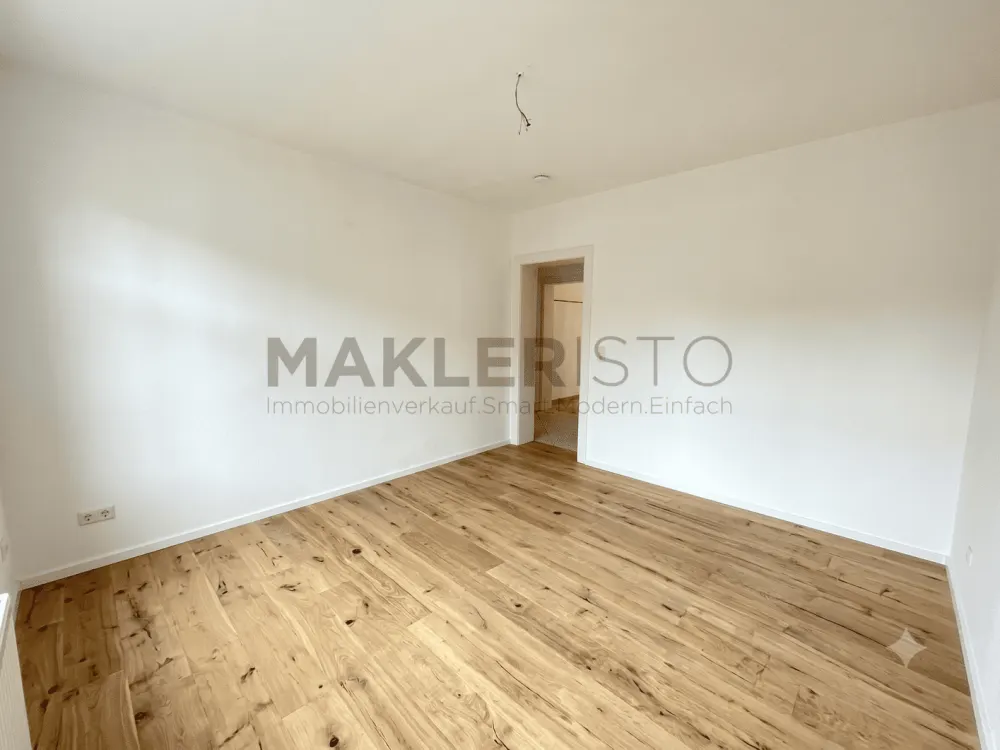**Moderne 2-Zimmer-Wohnung mit Parkett, Loggia & künftigem Balkon**