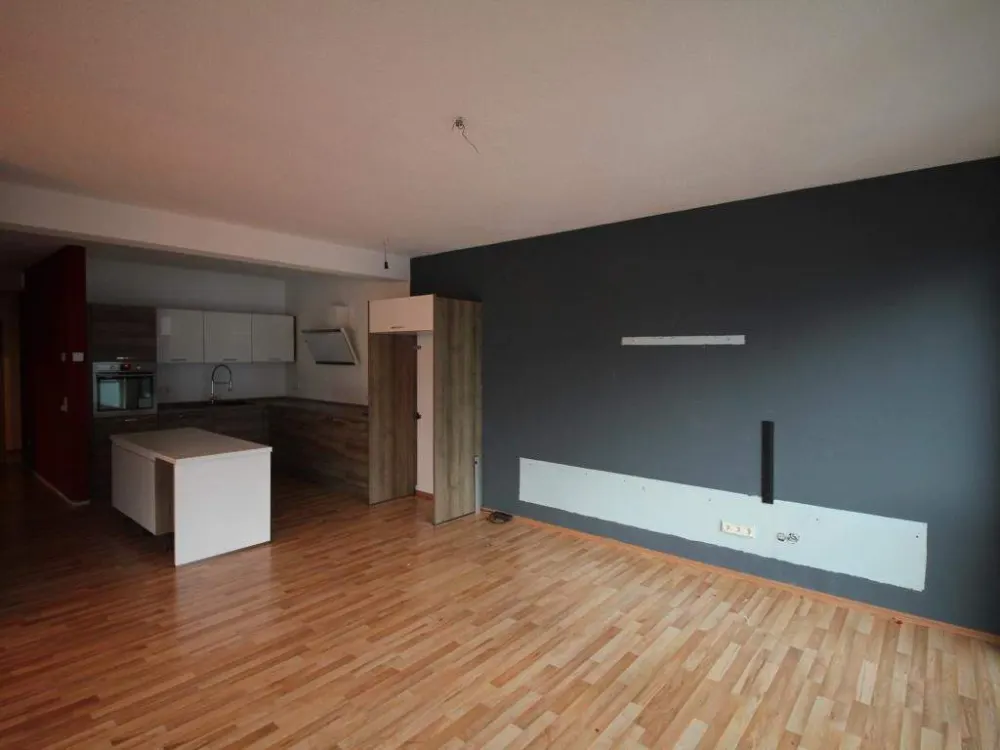 Altengerechte Wohnung in ruhigem Wohnhaus zu vermieten.