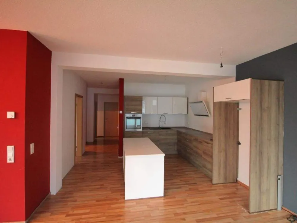 Altengerechte Wohnung in ruhigem Wohnhaus zu vermieten.