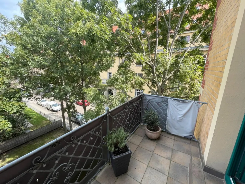 Schöne 2-Zimmer-Wohnung mit Balkon vollmöbliert an der Elbe