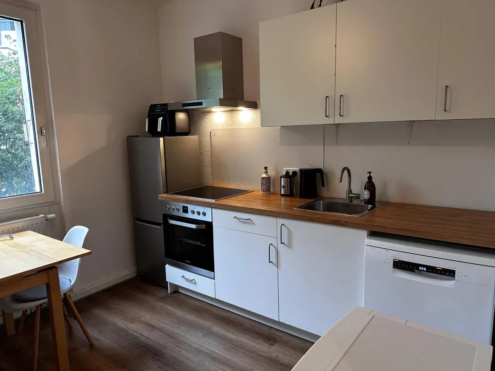 UNTERMIETE 06.-22.09: Schicke 2-Zimmerwohnung Zentral Düsseldorf