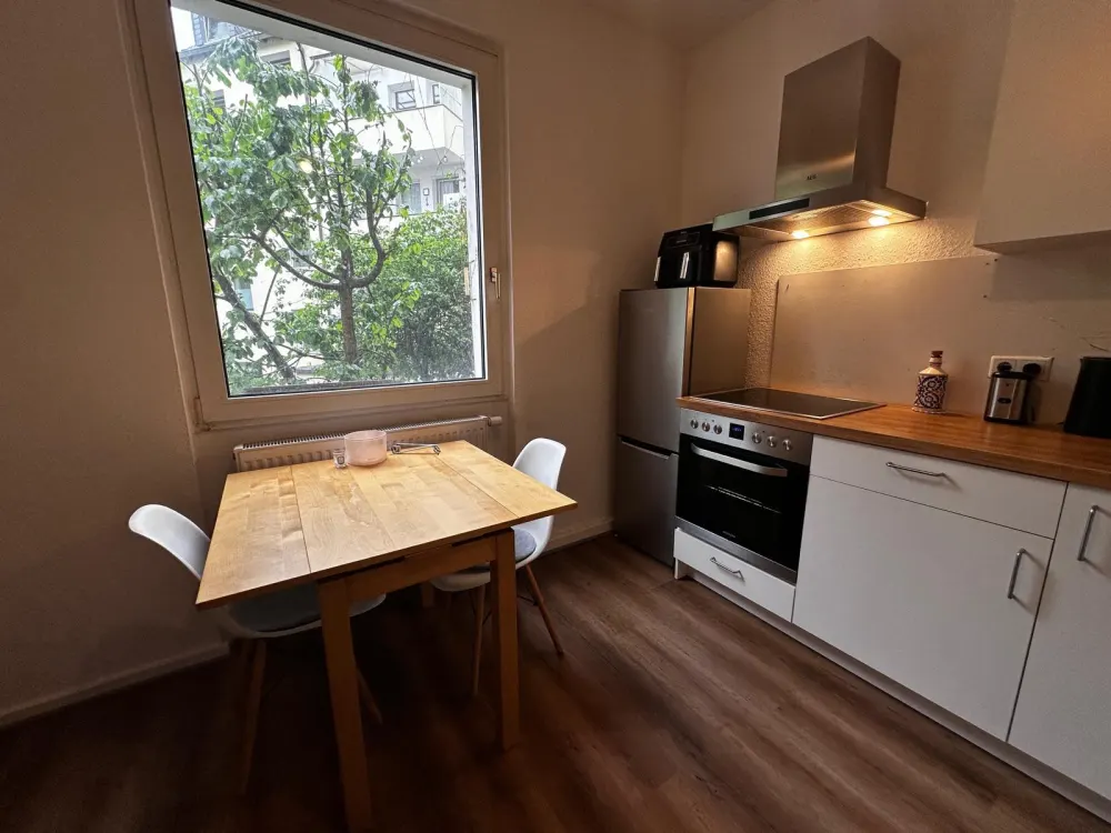 UNTERMIETE 06.-22.09: Schicke 2-Zimmerwohnung Zentral Düsseldorf
