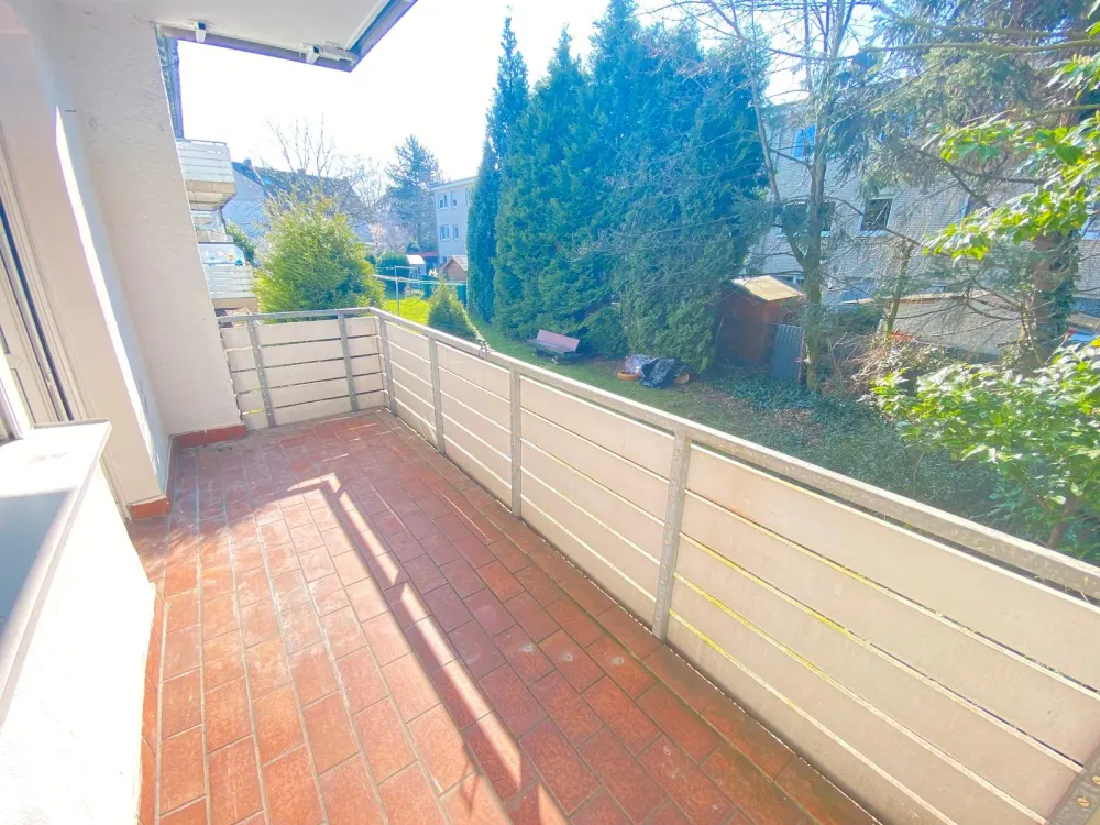 Frisch renovierte Erdgeschosswohnung mit Balkon