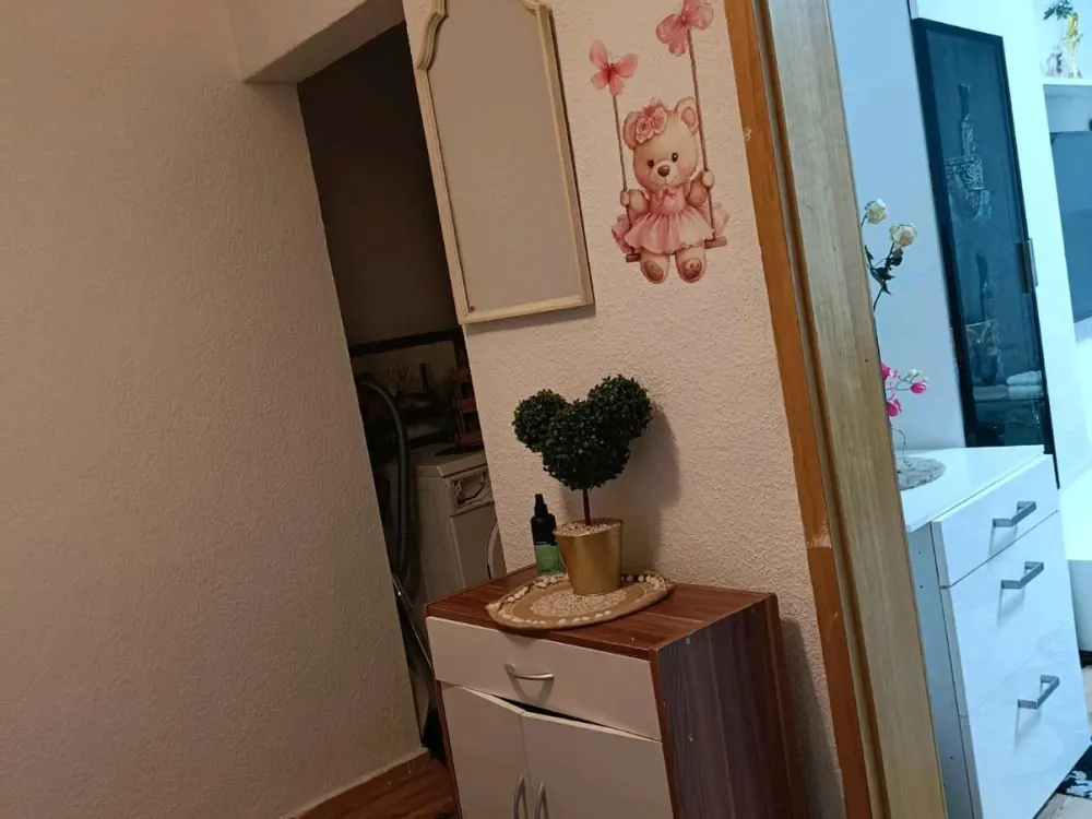 Vollmobilierte Wohnung zu untermieten ab dem 13.09.2026