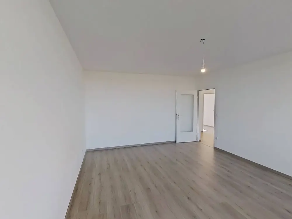 راحة سكنية بمساحة 95 م² مع شرفة, منزلك الجديد في انتظارك