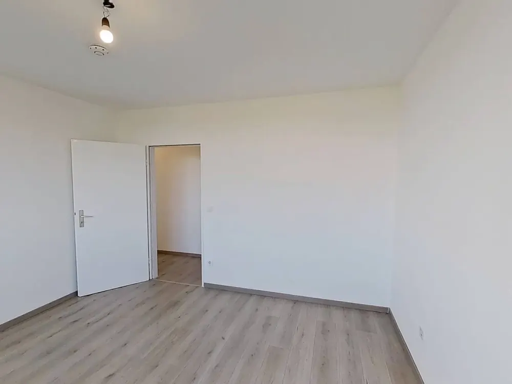 راحة سكنية بمساحة 95 م² مع شرفة, منزلك الجديد في انتظارك