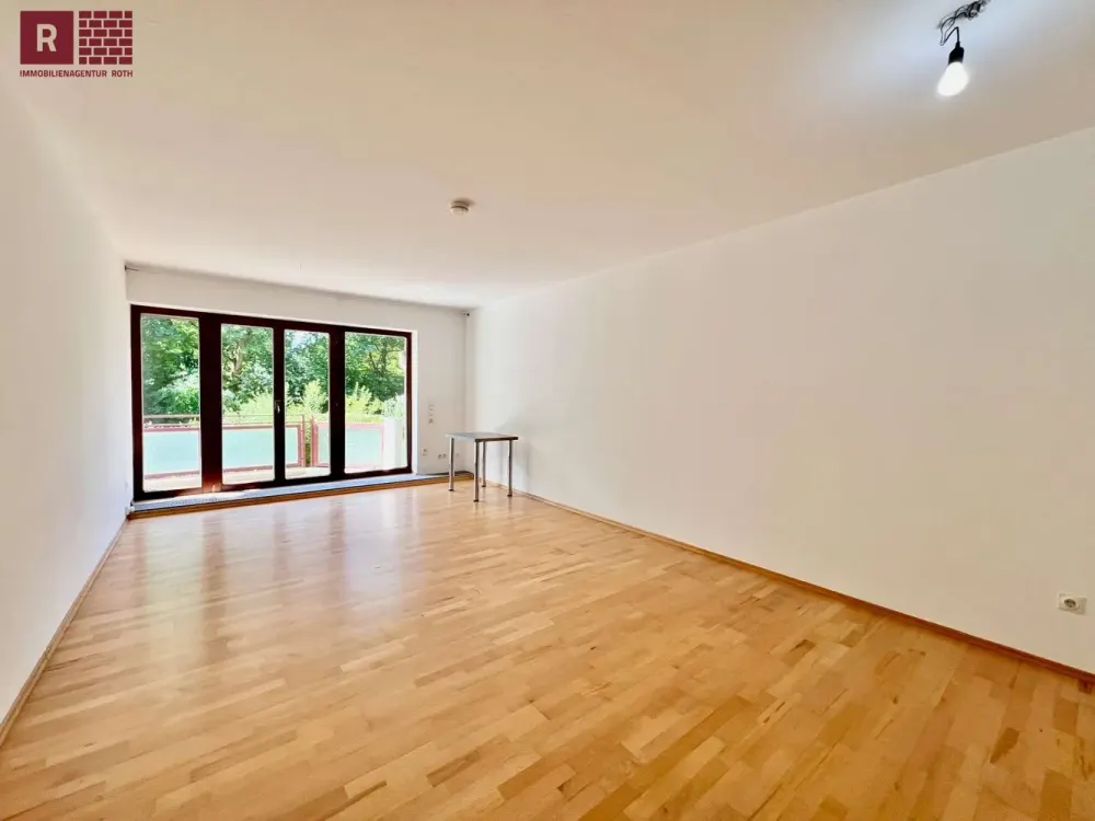 Stylish Living at Sinai Park, Spacious 3-Room Ground Floor Apartment with Balcony and Two Bathrooms