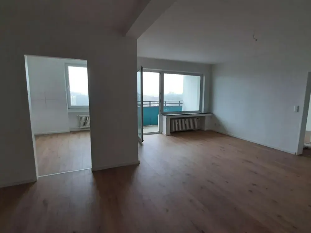 Remscheider Straße 54 - sanierte 2 ZKB Wohnung im 8.OG zu vermieten