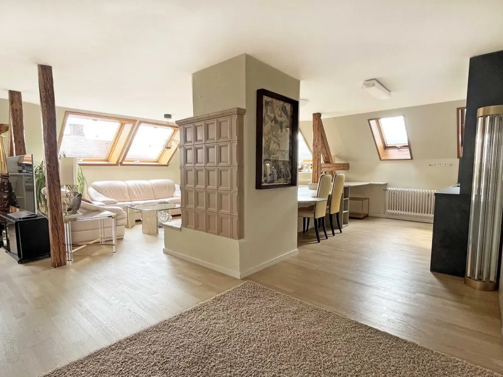 Zentral in Stgt-West: Attraktive DG-Maisonette mit großer Dachterrasse