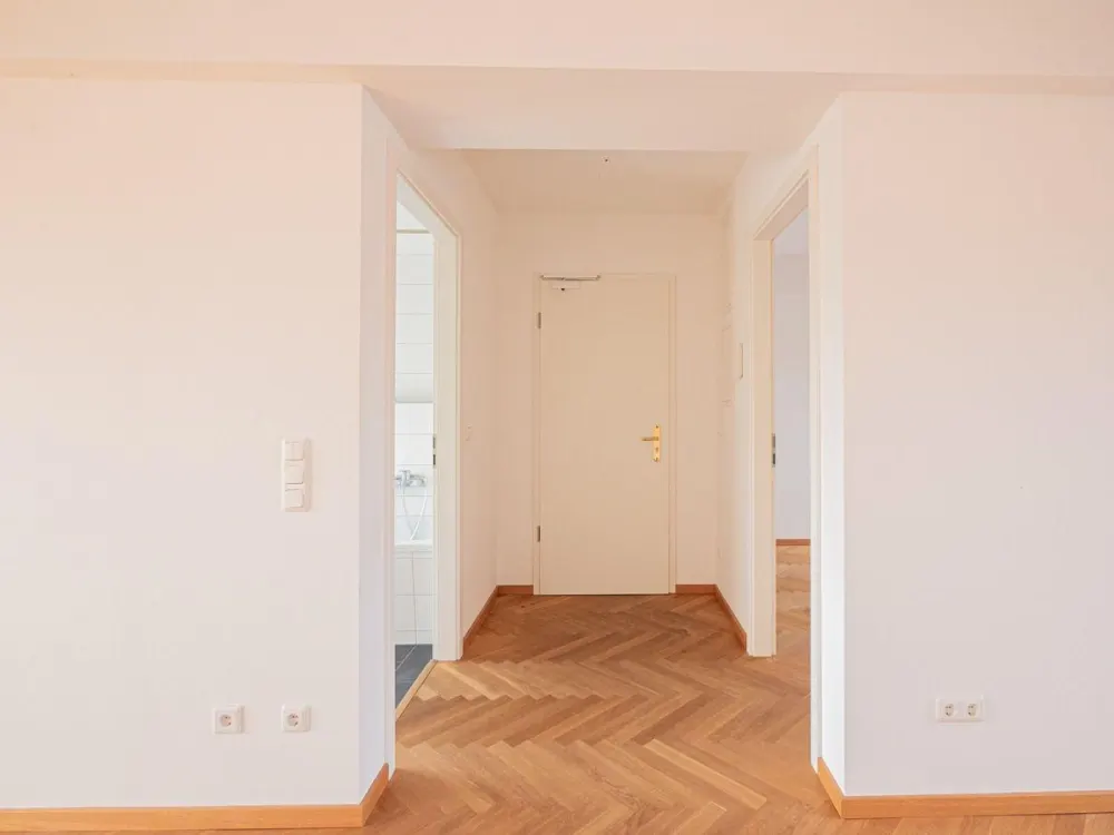 Dachwohnung in schickem Denkmal, mit Aufzug, in zentraler Lage von Dresden-Plauen.