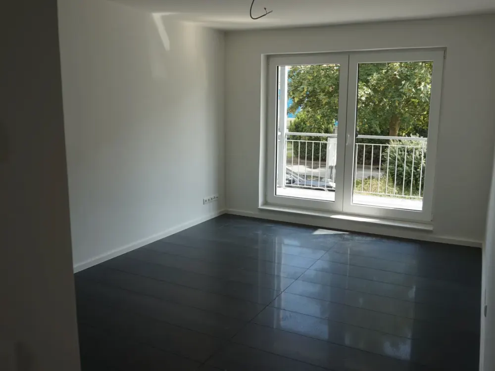2 helle 3-Raum Wohnung im EG mit Balkon ab sofort verfügbar