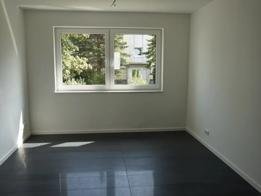 2 helle 3-Raum Wohnung im EG mit Balkon ab sofort verfügbar