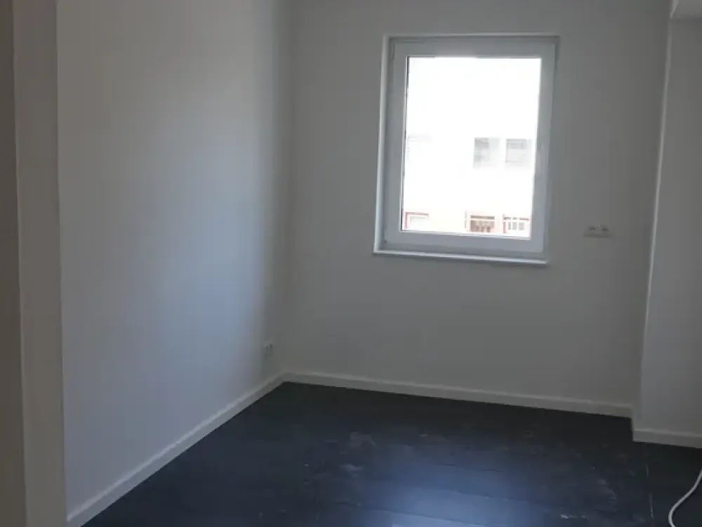 2 helle 3-Raum Wohnung im EG mit Balkon ab sofort verfügbar