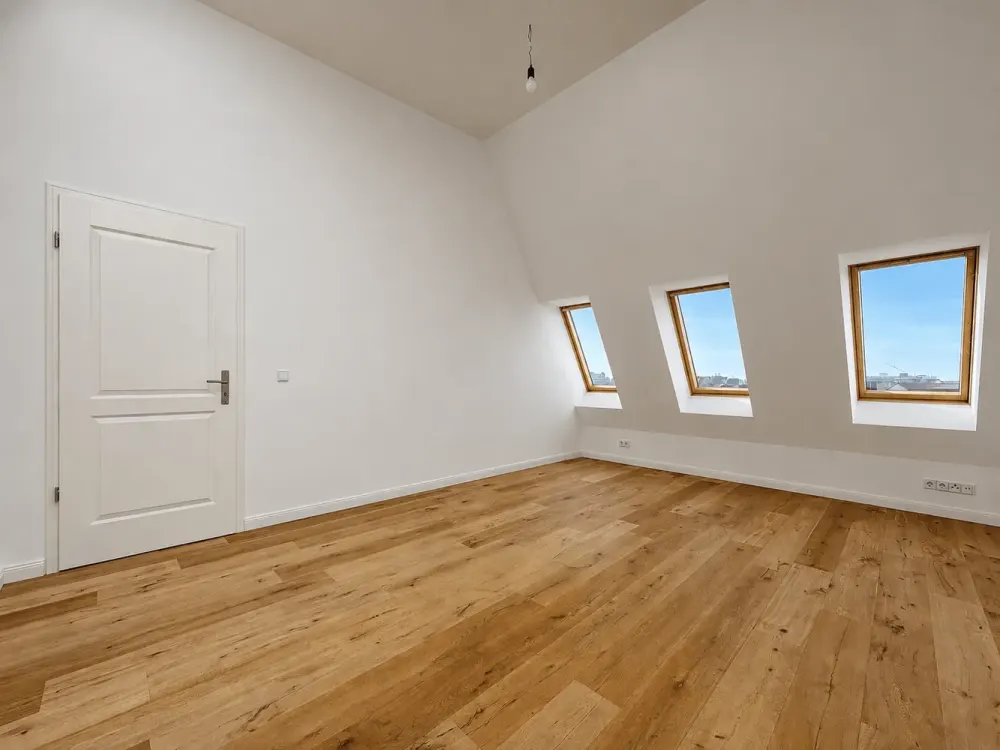 6-Room Penthouse Apartment with Terrace - VH DG left