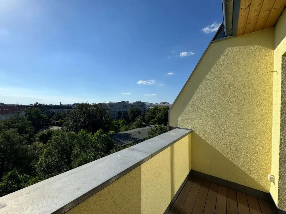 6-Room Penthouse Apartment with Terrace - VH DG left
