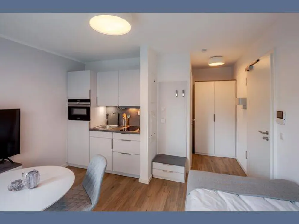 Möbliert: Stilvoll möbliertes Apartment mit Terrasse