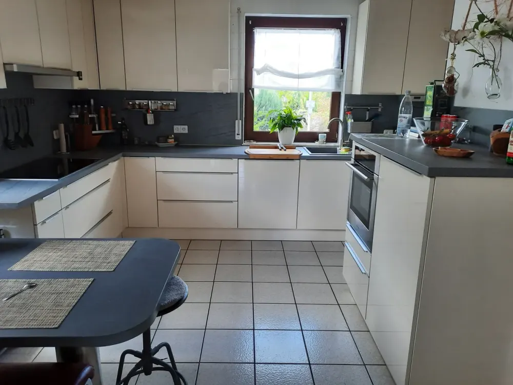 Möblierte Terrassen-Wohnung, Garten, TV, Internet, Stromkosten inkl., in Hanau-Klein Auheim