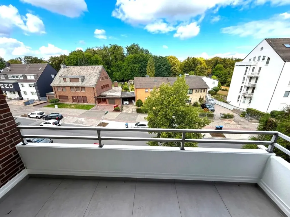 Sanierte 57,67 m² 2 -Zimmer Wohnung im 3. OG mit Balkon in 40589 D-Holthausen