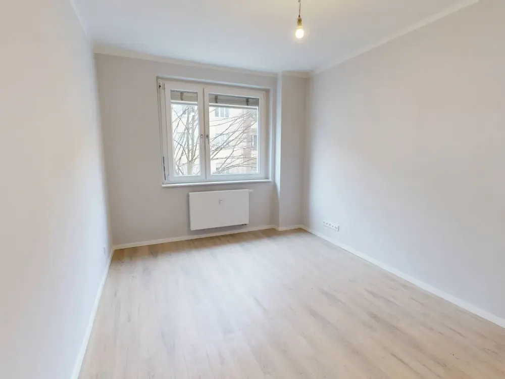 Vollständig renovierte 2-Zimmer-Wohnung mit BALKON, saniertem Bad und moderner EBK