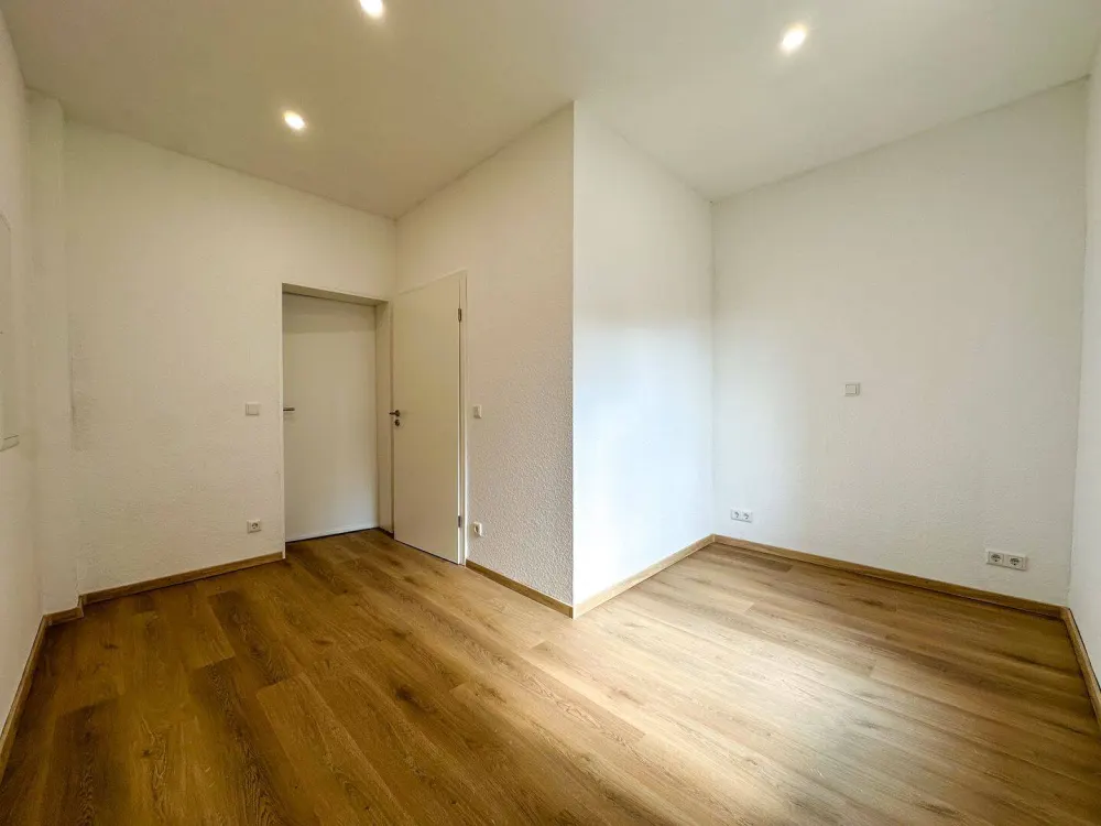 Design trifft Altbau - kernsanierte 2-Zimmer-Wohnung mit Einbauküche