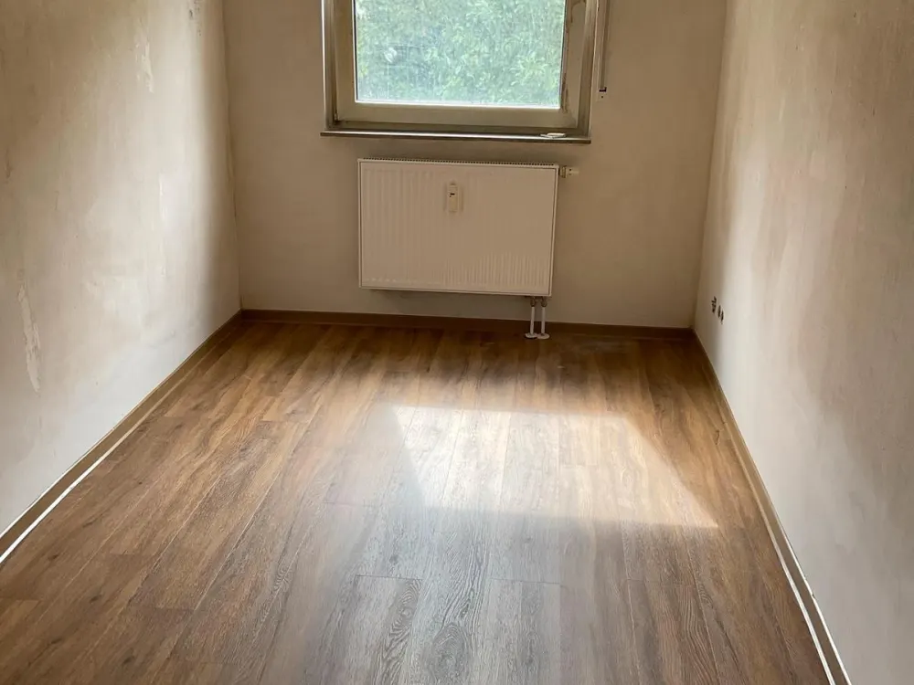 Helle 3,5-Zimmer-Wohnung mit Loggia in Eckenheim zu vermieten